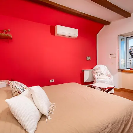 Apartment Dosud House Split