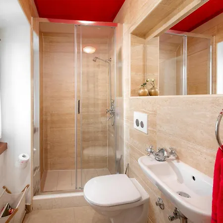 Apartman Dosud House *