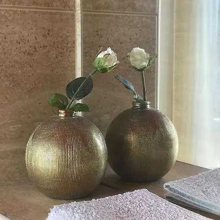 דירה Dosud House